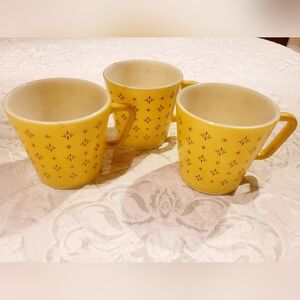 RARE PYREX Butterscotch 1410 Foulard Coffee Cup Mug Yellow Set Atomic Starburst